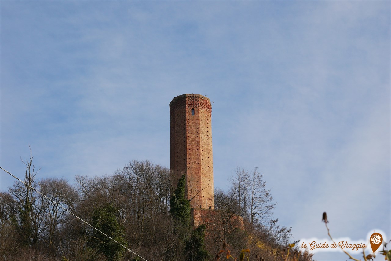 Foto torre di Corneliano d'Alba